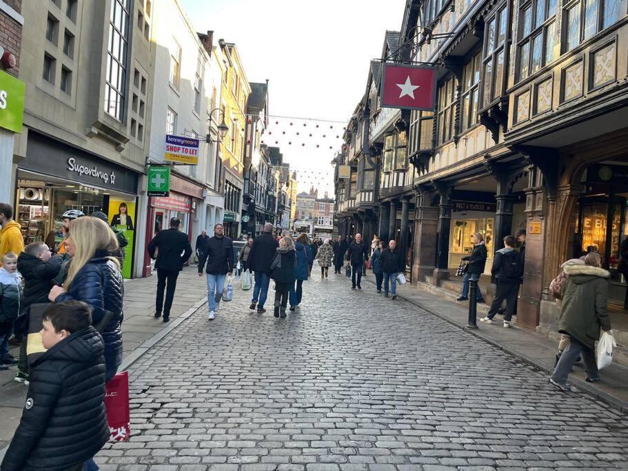 Romance On The Rows - Hot Tub City Centre Chester Luaran gambar