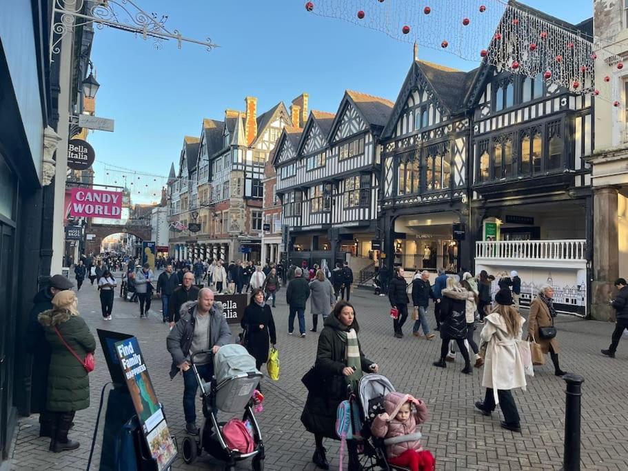Romance On The Rows - Hot Tub City Centre Chester Luaran gambar
